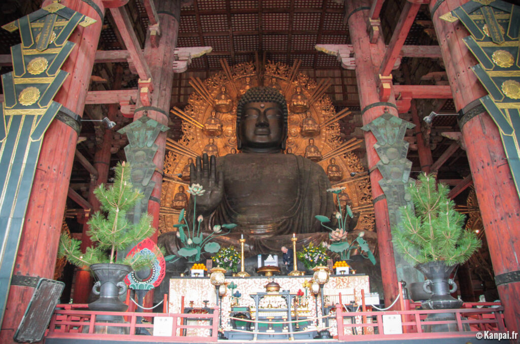 Le Grand Bouddha du temple Todai-ji à Nara